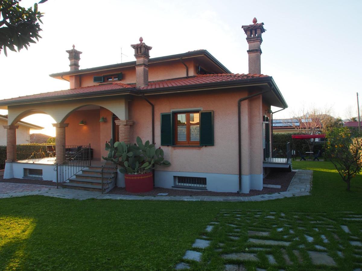 Вилла La Casa Di Mario Масса Экстерьер фото