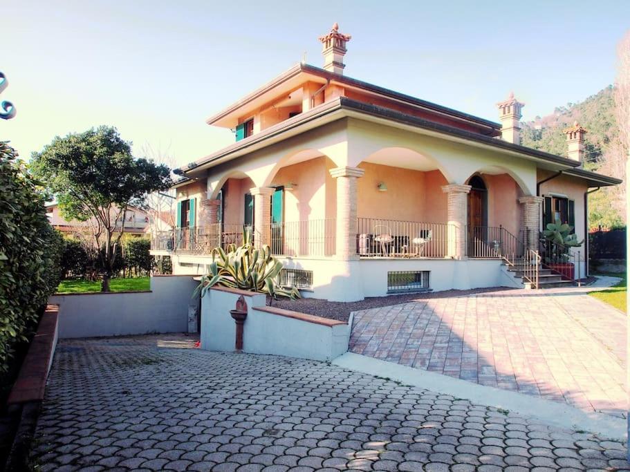 Вилла La Casa Di Mario Масса Экстерьер фото